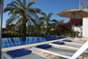 Villa Sitges Loto Amaizing View Confortable AC 20 minutes walk Sitges beaches, Sitges